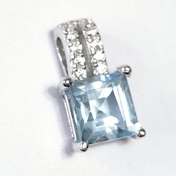 Jewelry - 1.75 ct Blue Topaz Princess Pendant